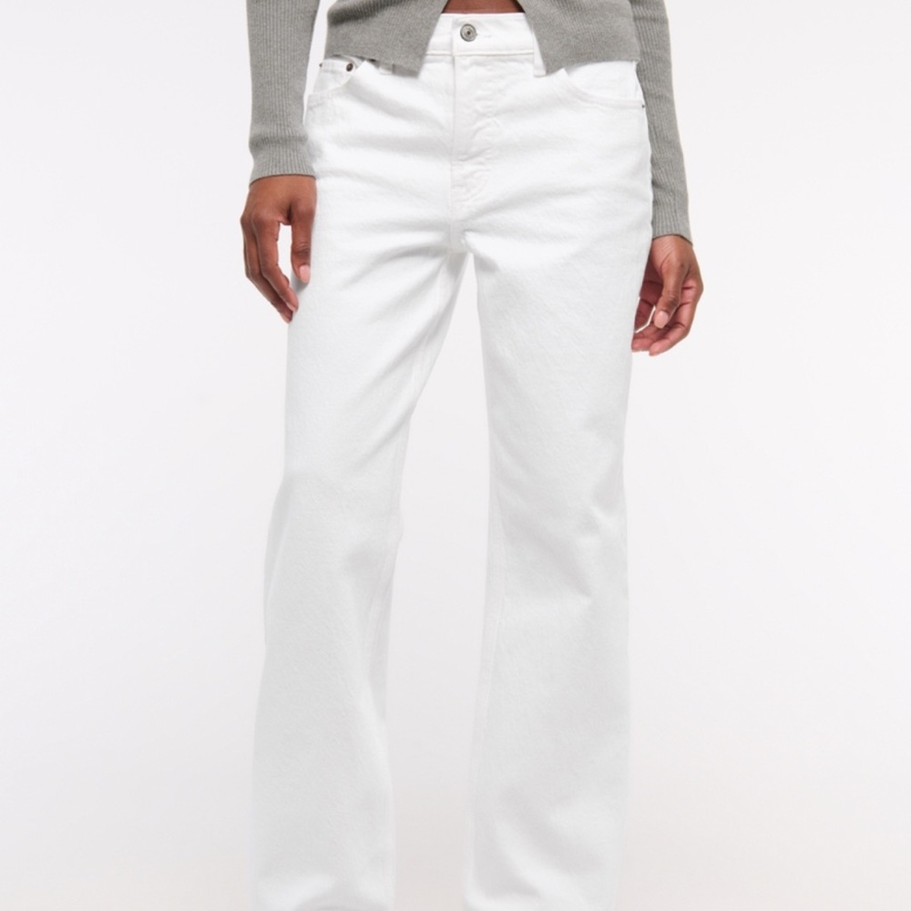 Abercrombie & Fitch Women's low rise “the baggy” jeans (32 LONG)